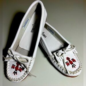 Minnetonka Moccasins 154 - Womens Softsole Thunderbird Moccasin size 7.5